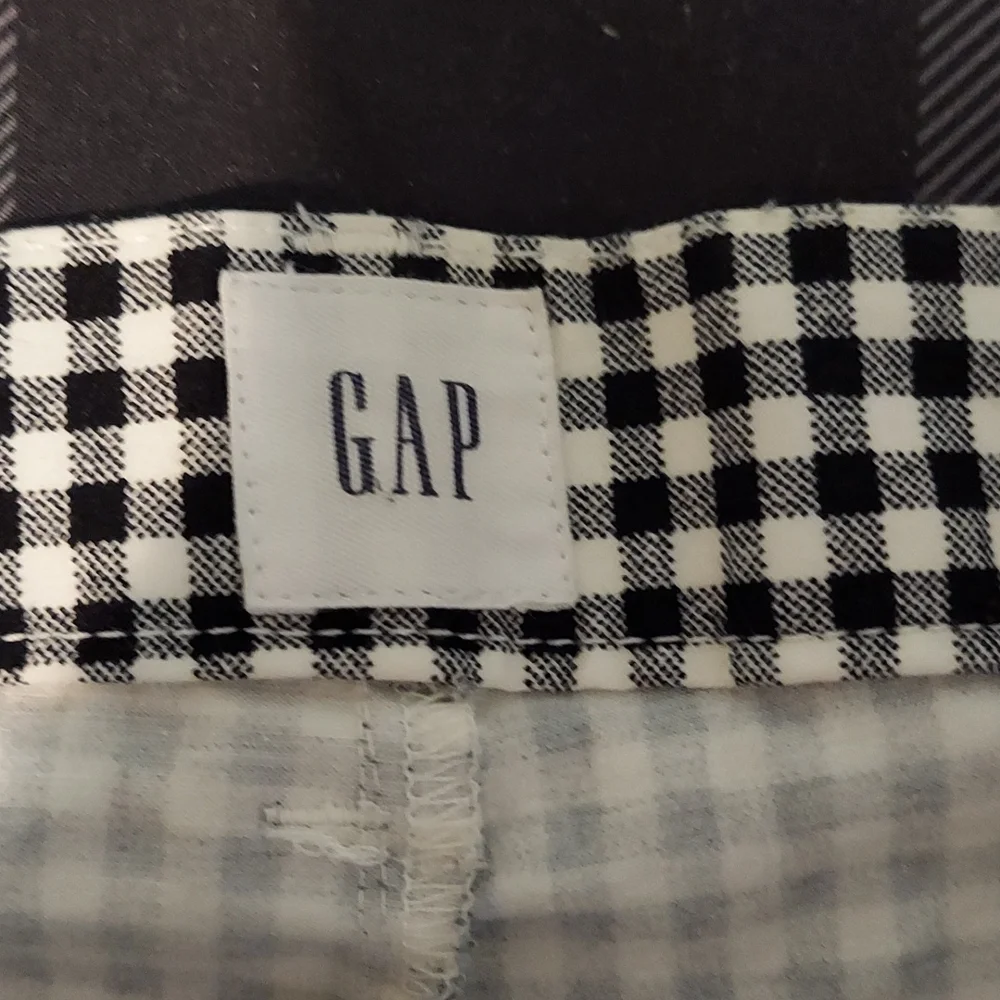 🛑🛑 SOLD SOLD SOLD 🛑🛑  Gap & 3 pairs of navy pants - Picture 3 of 7